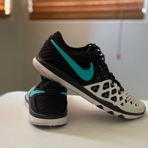 Basically BRAND NEW! Men’s Nikes